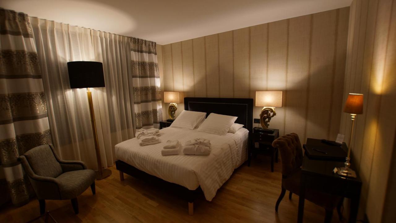Hotel De Charme L'Oree Du Parc Romans-sur-Isère Exteriör bild