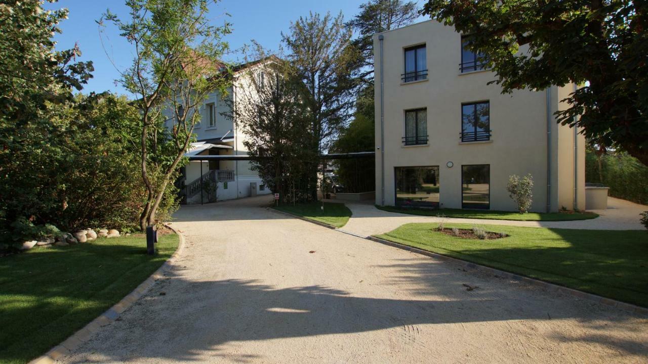 Hotel De Charme L'Oree Du Parc Romans-sur-Isère Exteriör bild