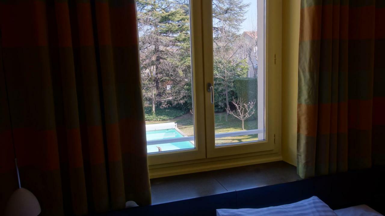 Hotel De Charme L'Oree Du Parc Romans-sur-Isère Exteriör bild